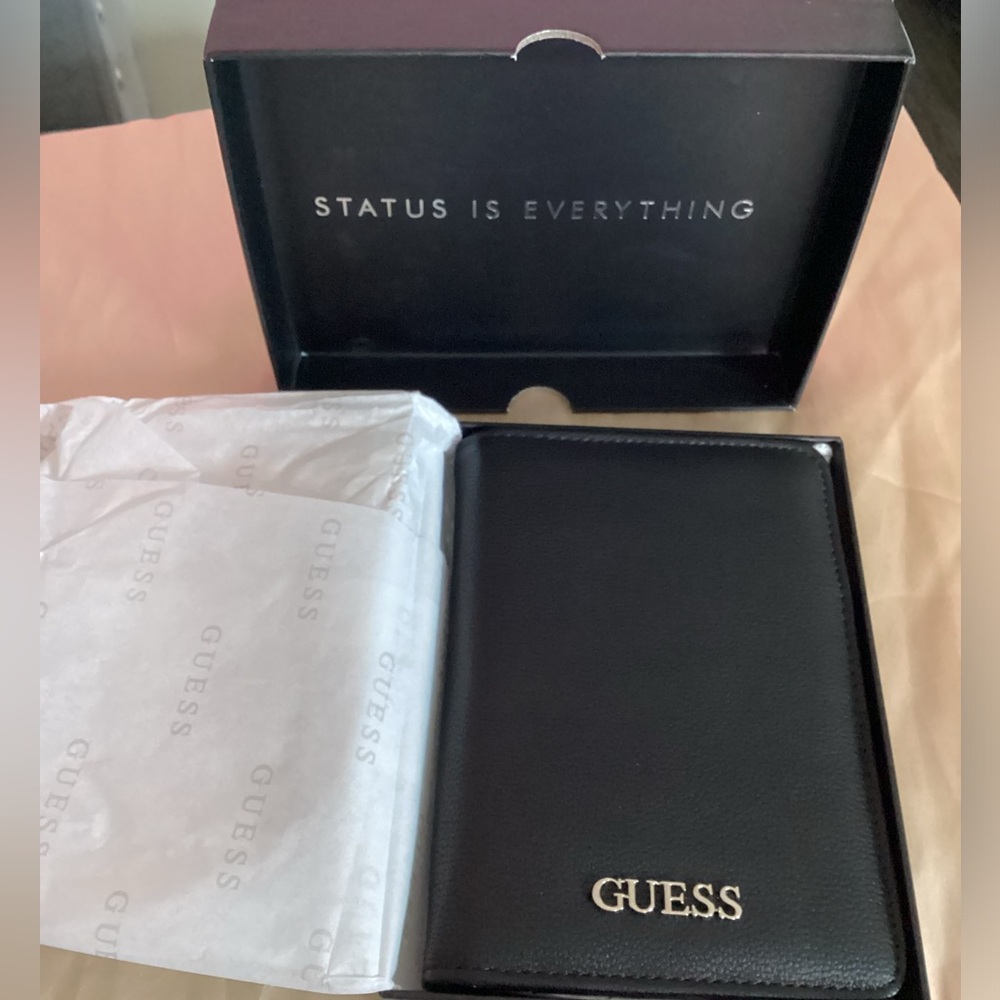 Guess Elite Passport Case